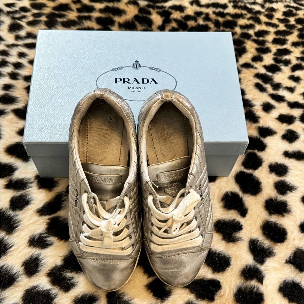 Prada Diagramme Quilted Low Top Sneakers Metallic Silver Leather Size 38.5 - Picture 5 of 5